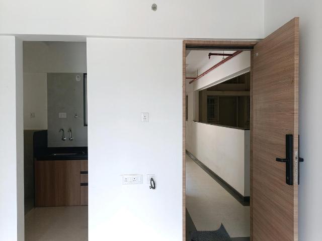 2 BHK Apartment in Kharadi for rent Pune. The reference number is 20002766