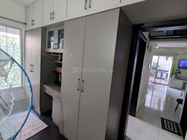 2 BHK Apartment in Kharadi for rent Pune. The reference number is 20812711