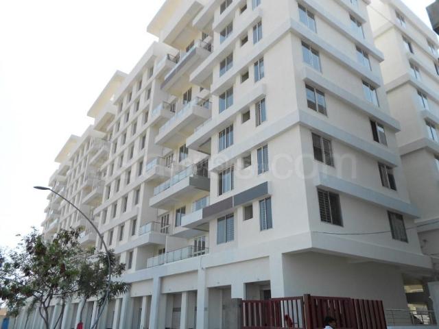 2 BHK Apartment in Kharadi for resale Pune. The reference number is 18543723