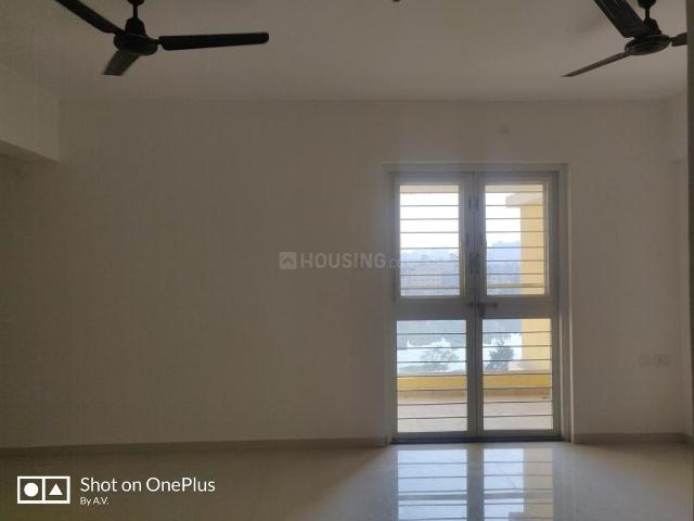 2 BHK Apartment in Kharadi for resale Pune. The reference number is 20020192