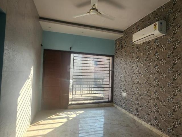 2 BHK Apartment in Kharar for rent Mohali. The reference number is 20682603