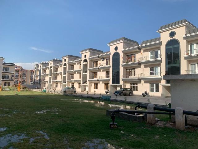 2 BHK Apartment in Kharar for resale Mohali. The reference number is 18155173