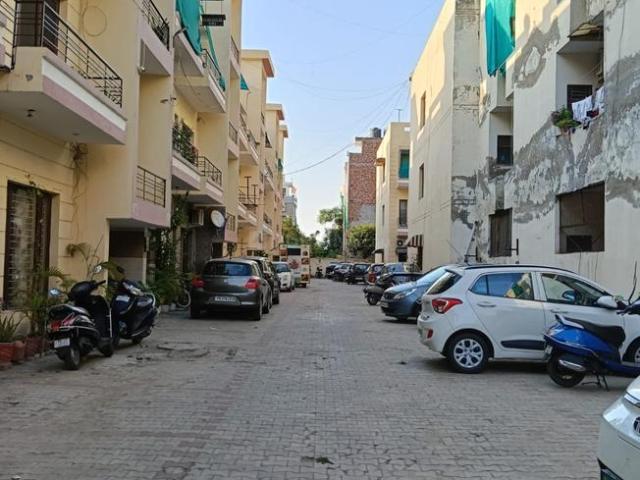 2 BHK Apartment in Kharar for resale Mohali. The reference number is 20547086