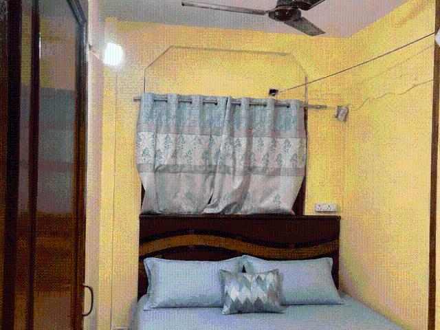 2 BHK Apartment in Khirki Extension for rent New Delhi. The reference number is 20410876