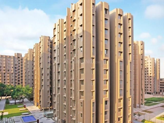 2 BHK Apartment in Khokhra for resale Ahmedabad. The reference number is 18179914