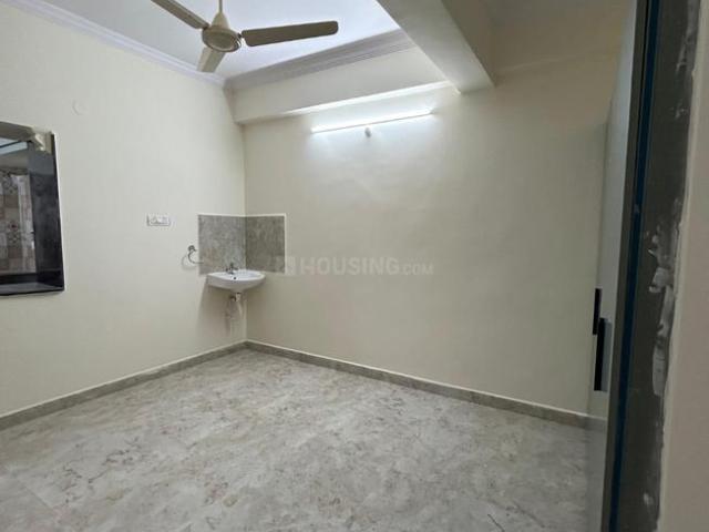 2 BHK Apartment in Kukatpally for rent Hyderabad. The reference number is 19975519