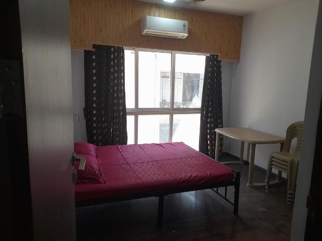 2 BHK Apartment in Kurla West for rent Mumbai. The reference number is 19907771