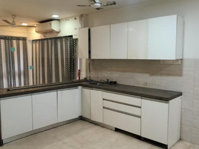 2 BHK Apartment in Kurla West for resale Mumbai. The reference number is 17620004