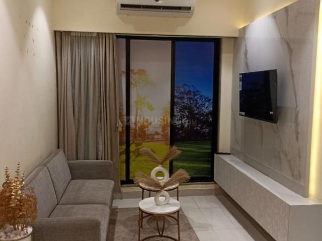 2 BHK Apartment in Kurla West for resale Mumbai. The reference number is 18362300