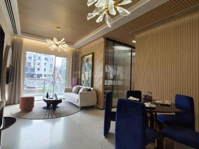 2 BHK Apartment in Kurla West for resale Mumbai. The reference number is 20088370