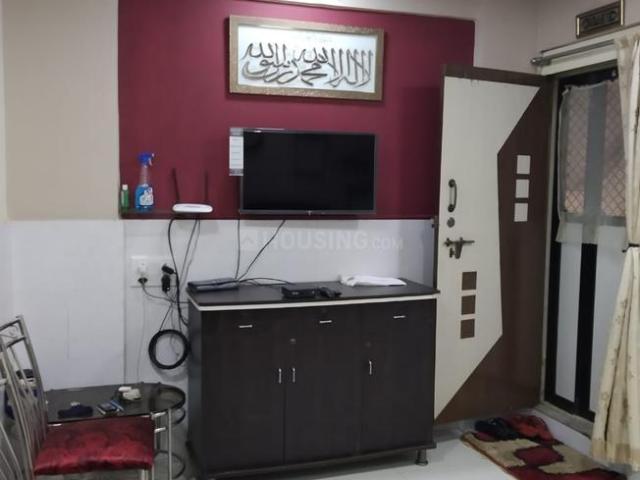 2 BHK Apartment in Kurla West for resale Mumbai. The reference number is 20038597