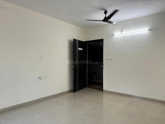 2 BHK Apartment in Hadapsar for rent Pune. The reference number is 18887415