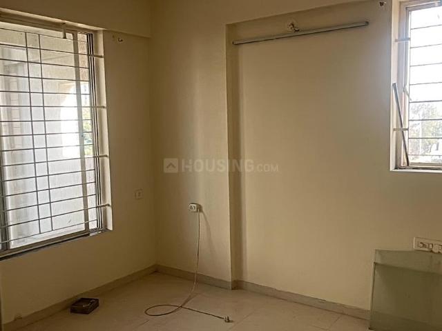 2 BHK Apartment in Hadapsar for rent Pune. The reference number is 19219046