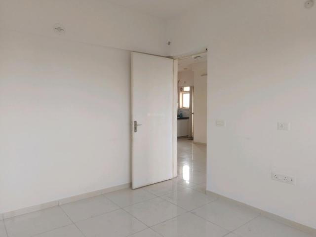 2 BHK Apartment in Hadapsar for rent Pune. The reference number is 19500573
