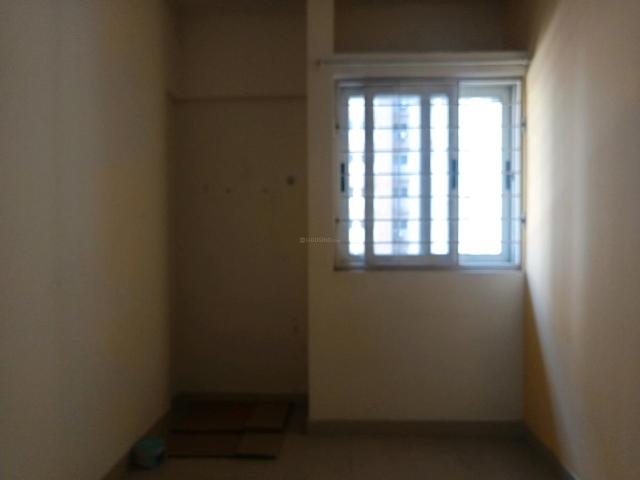 2 BHK Apartment in Hadapsar for rent Pune. The reference number is 19715016