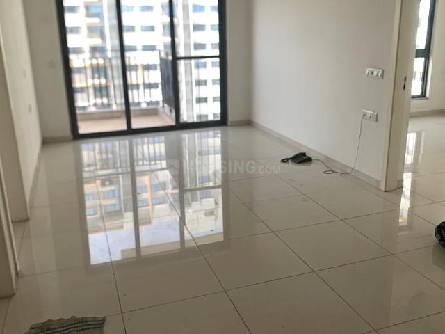 2 BHK Apartment in Hadapsar for rent Pune. The reference number is 19931973