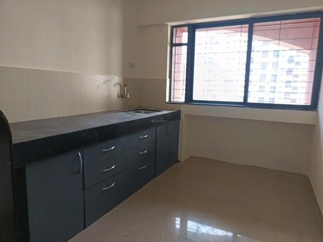 2 BHK Apartment in Hadapsar for rent Pune. The reference number is 20021596