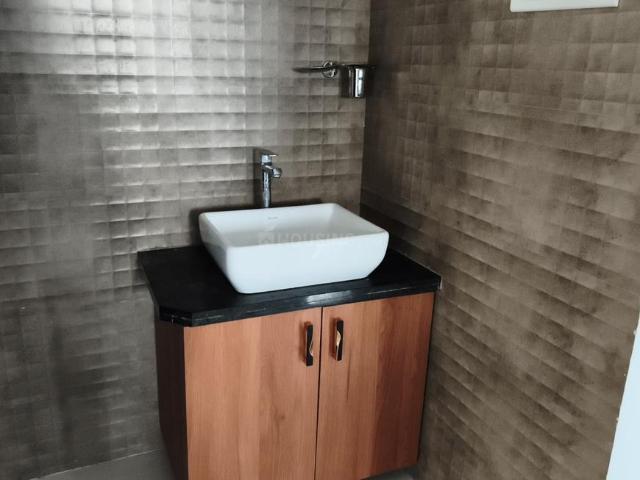 2 BHK Apartment in Hadapsar for rent Pune. The reference number is 20167929