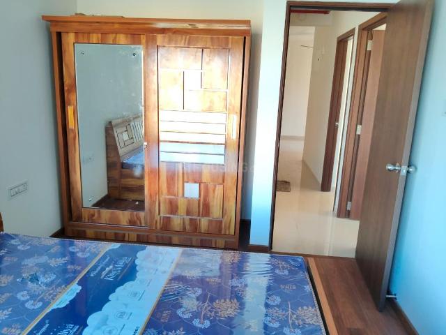 2 BHK Apartment in Hadapsar for rent Pune. The reference number is 20345991