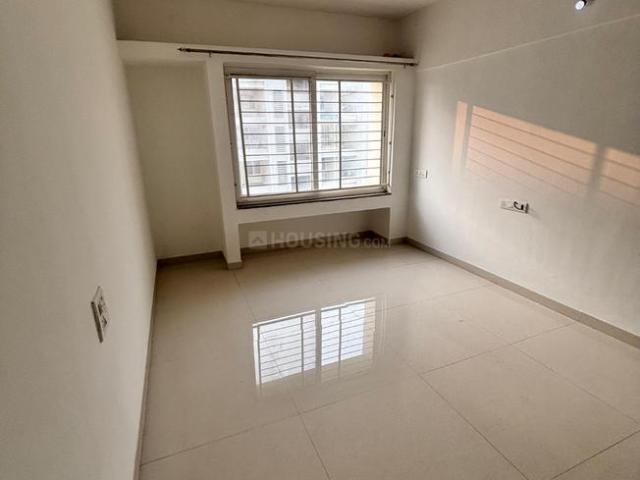 2 BHK Apartment in Hadapsar for rent Pune. The reference number is 20373035