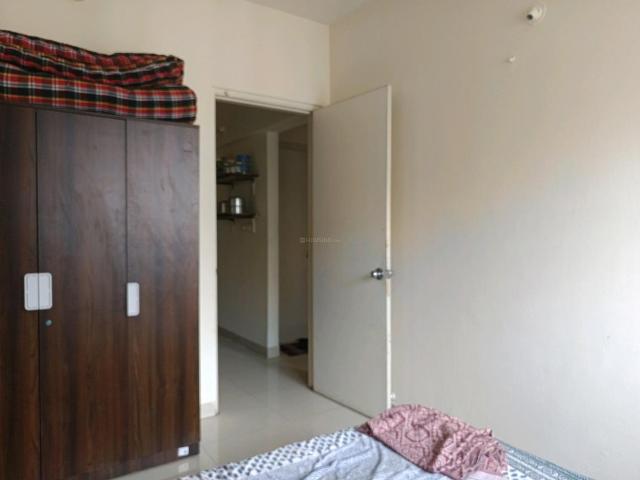 2 BHK Apartment in Hadapsar for rent Pune. The reference number is 20402444