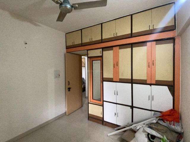 2 BHK Apartment in Hadapsar for rent Pune. The reference number is 20403117