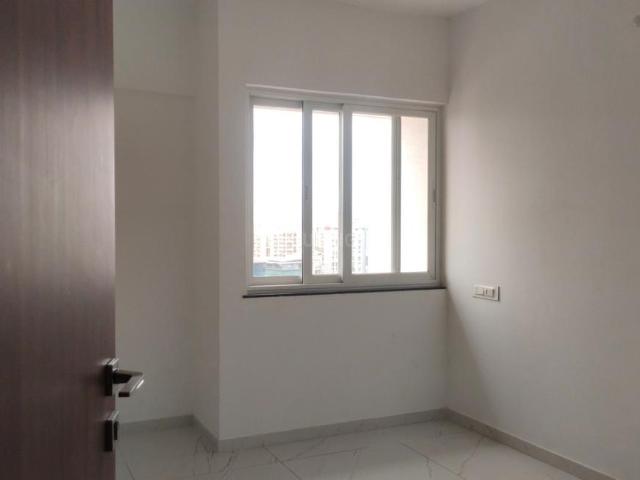 2 BHK Apartment in Hadapsar for rent Pune. The reference number is 20576225