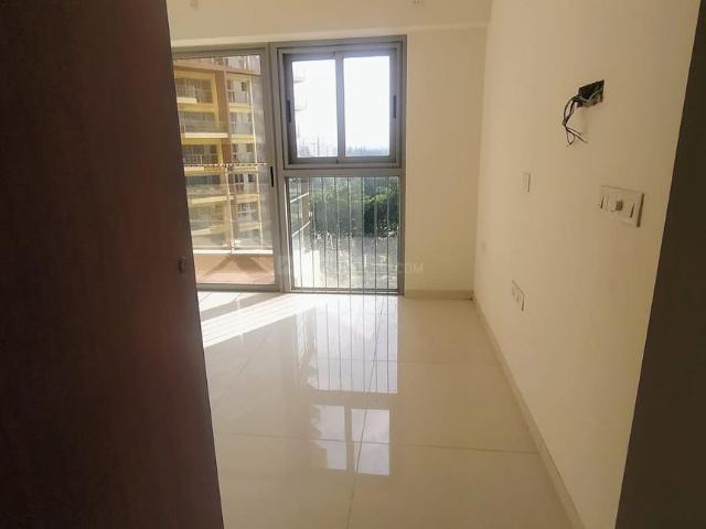 2 BHK Apartment in Hadapsar for rent Pune. The reference number is 20536591
