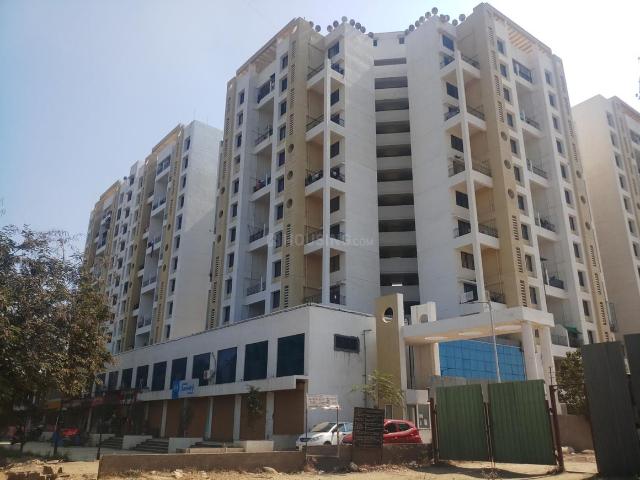 2 BHK Apartment in Hadapsar for rent Pune. The reference number is 20782055