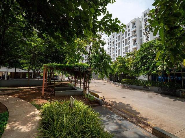 2 BHK Apartment in Hadapsar for resale Pune. The reference number is 19396805