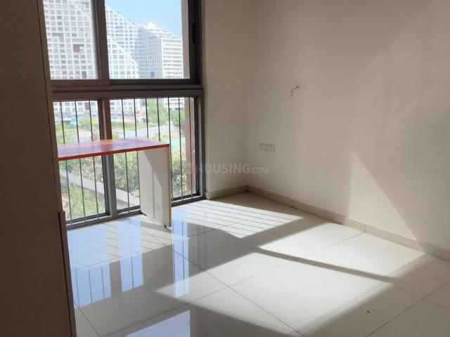 2 BHK Apartment in Hadapsar for resale Pune. The reference number is 20776538
