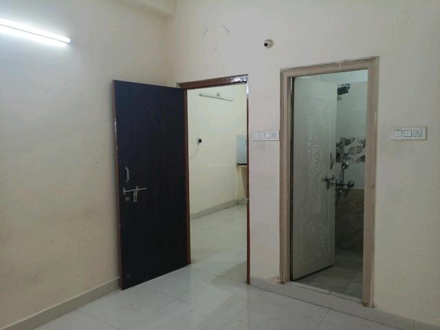 2 BHK Apartment in Hafeezpet for rent Hyderabad. The reference number is 20757773