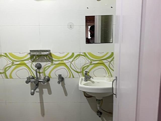 2 BHK Apartment in Hitech City for rent Hyderabad. The reference number is 20225650
