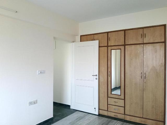 2 BHK Apartment in Hiranandani Estate for rent Thane. The reference number is 20813634