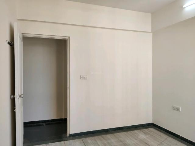 2 BHK Apartment in Hiranandani Estate for resale Thane. The reference number is 19494215