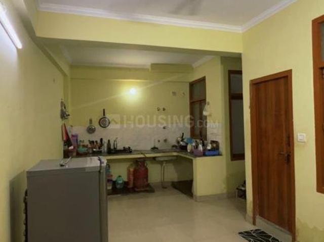 2 BHK Apartment in Husainganj for rent Lucknow. The reference number is 20922575
