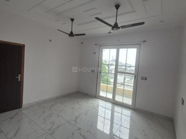 2 BHK Apartment in Indira Nagar for rent Lucknow. The reference number is 20826797