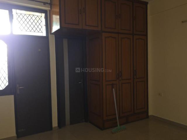2 BHK Apartment in Indirapuram for rent Ghaziabad. The reference number is 18745194