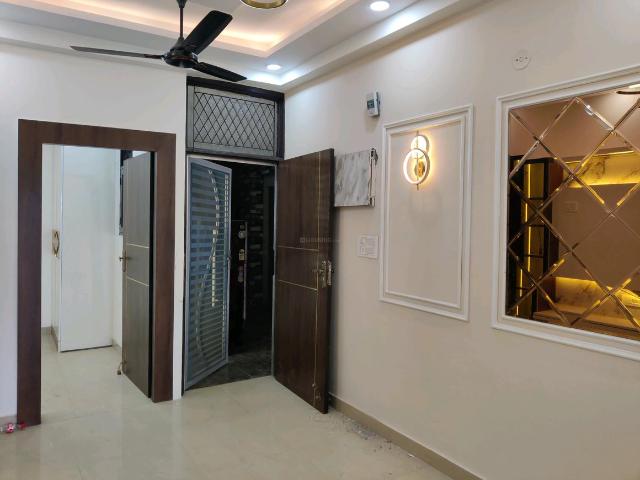 2 BHK Apartment in Indirapuram for resale Ghaziabad. The reference number is 18921726