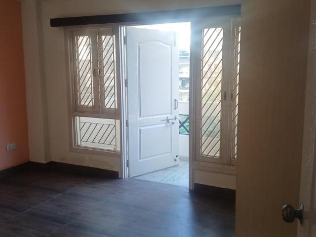 2 BHK Apartment in Indirapuram for resale Ghaziabad. The reference number is 19811795