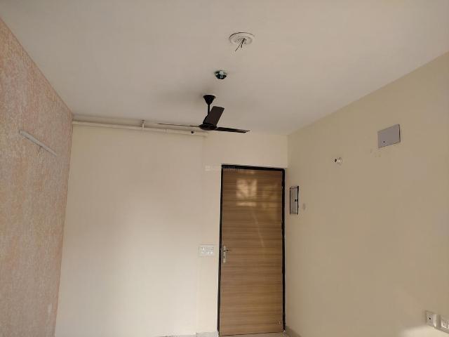 2 BHK Apartment in Indirapuram for resale NH 24 Noida. The reference number is 5975973