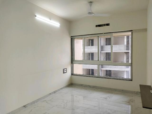 2 BHK Apartment in Jogeshwari West for resale Mumbai. The reference number is 19320290