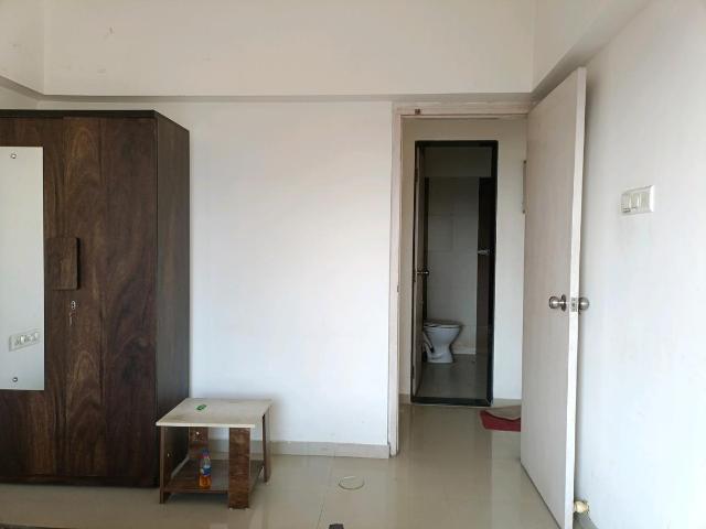 2 BHK Apartment in Jogeshwari East for rent Mumbai. The reference number is 19720914