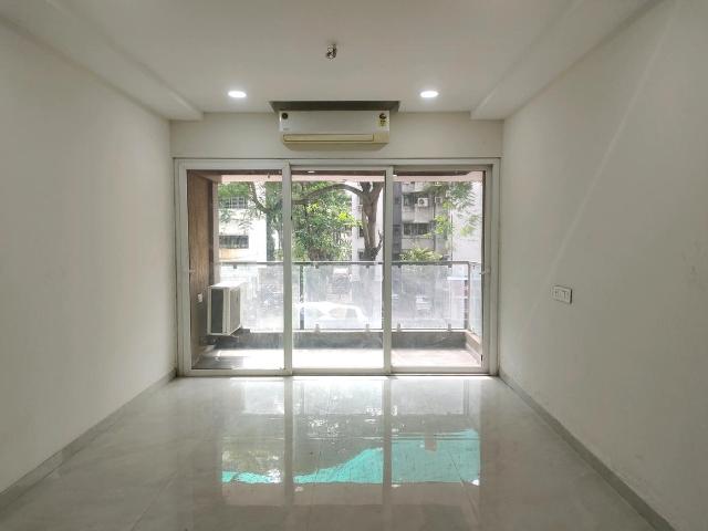 2 BHK Apartment in Jogeshwari East for resale Mumbai. The reference number is 20889620