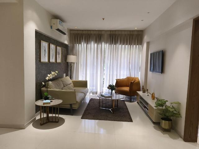 2 BHK Apartment in Jogeshwari East for resale Mumbai. The reference number is 9300200