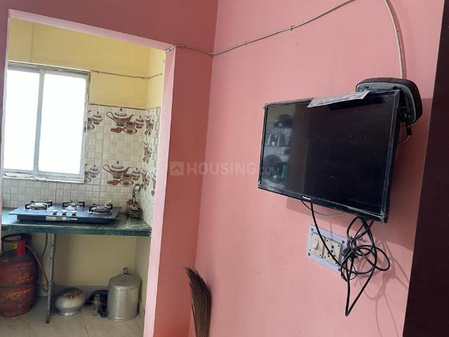 2 BHK Apartment in Jadavpur for rent Kolkata. The reference number is 9813023