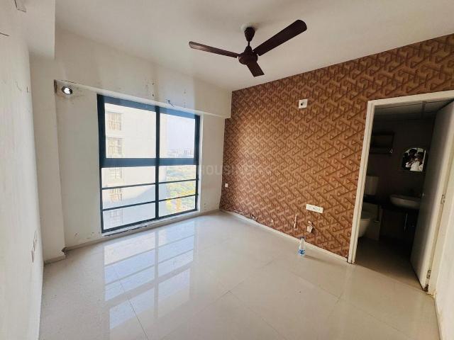 2 BHK Apartment in Jagatpur for rent Ahmedabad. The reference number is 19461644