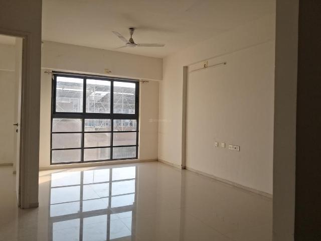 2 BHK Apartment in Jagatpur for rent Ahmedabad. The reference number is 19601071