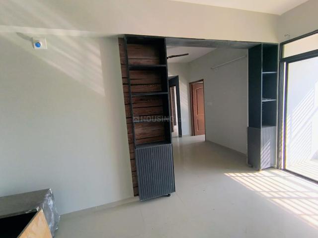 2 BHK Apartment in Jagatpur for rent Ahmedabad. The reference number is 19617070