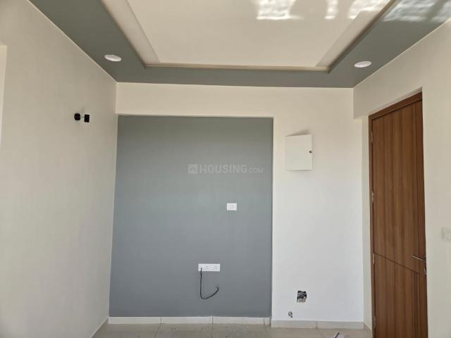 2 BHK Apartment in Jagatpur for rent Ahmedabad. The reference number is 19950455